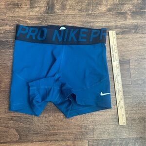 Women’s Nike pro blue size small